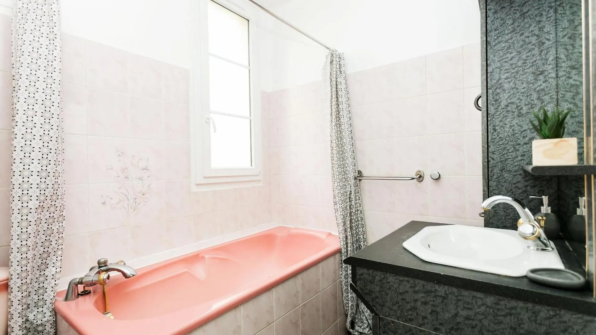 Central Paris & Bastille - 1Br - Cityapartmentstay 0*,  France